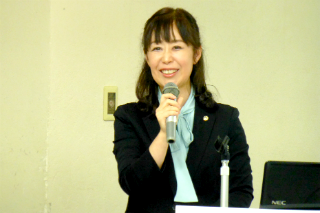 篠田陽子氏