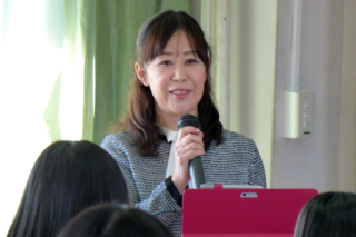 篠田陽子氏