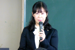 篠田陽子氏