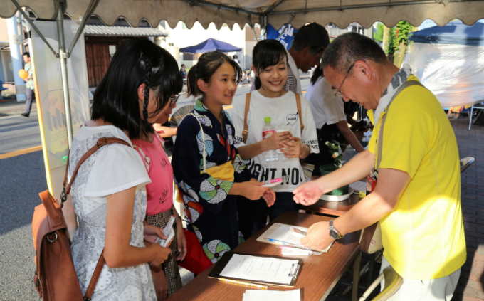 青山支部「鷺山夏祭り税金クイズ」