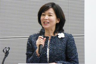 伊藤聡子氏