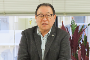 臼井潔 委員長
