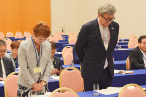 平井良樹 事業研修委員長・篠田たつゑ 明徳支部長