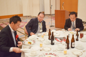 懇親会