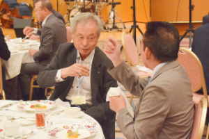懇親会