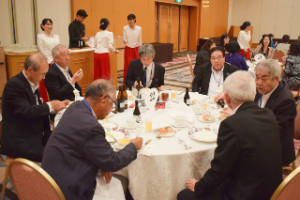 懇親会