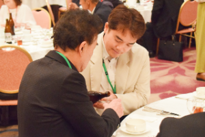 懇親会