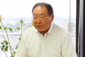 臼井潔 委員長