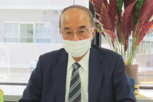 松野守男 委員長