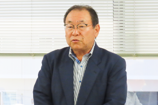 臼井潔 委員長