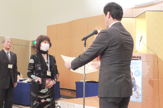 地守素子 氏