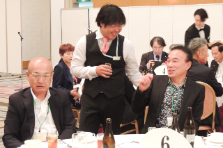 懇親会