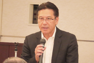 山岡利安 総務委員長
