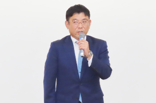 篠田修司 部会長