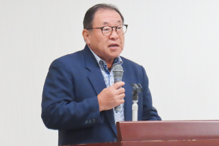 臼井潔 委員長 臼井潔 委員長